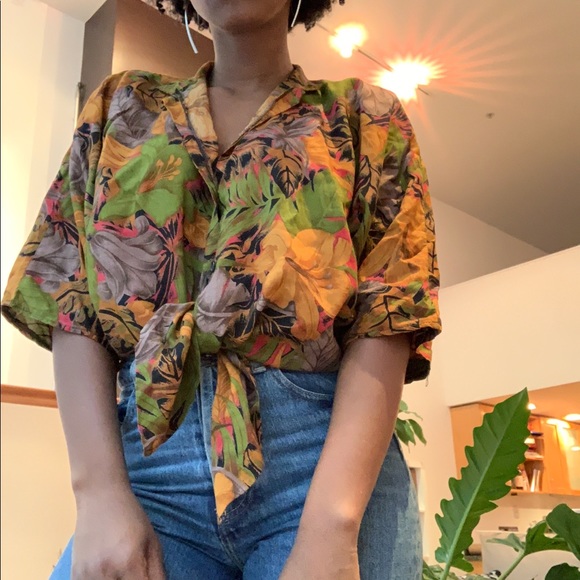 vintage button down wrap top - Picture 2 of 2